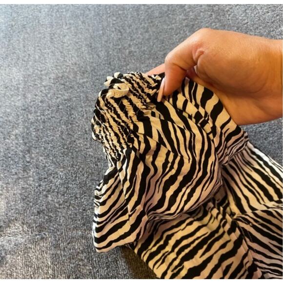 Faithfull The Brand Zebra Print V-neck Dress ( 8 ) - Picture 11 of 11